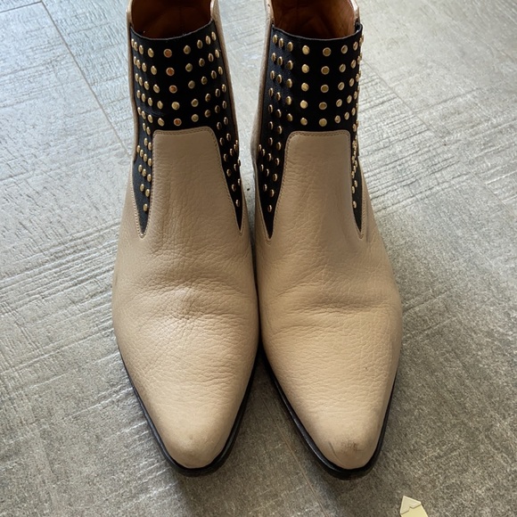 Chloe women’s studded leather Chelsea booties - Picture 4 of 7